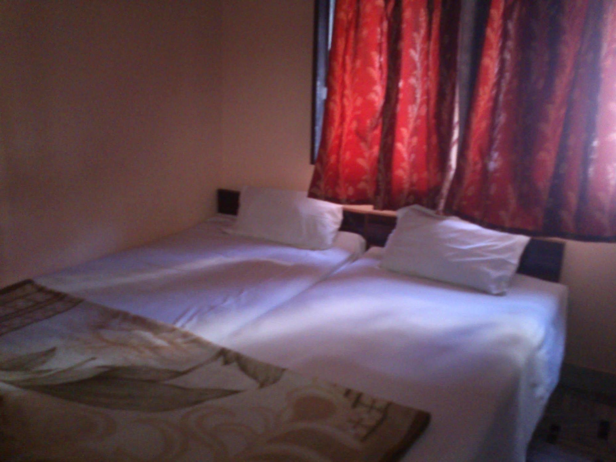 เอลวิส เกสท์เฮาส์ Hotel พาราณสี ภายนอก รูปภาพ